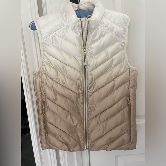 Vest - Picture 1 of 3